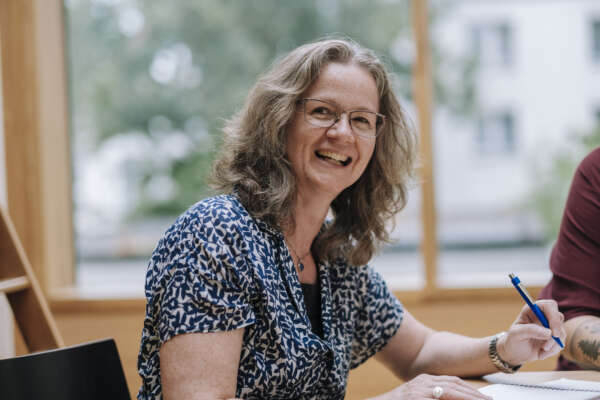 Monica Wellmann lächelt in Kamera